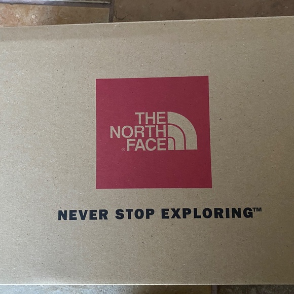 Weekend Sale!!!! The North Face Waterproof Shoe - Picture 8 of 8